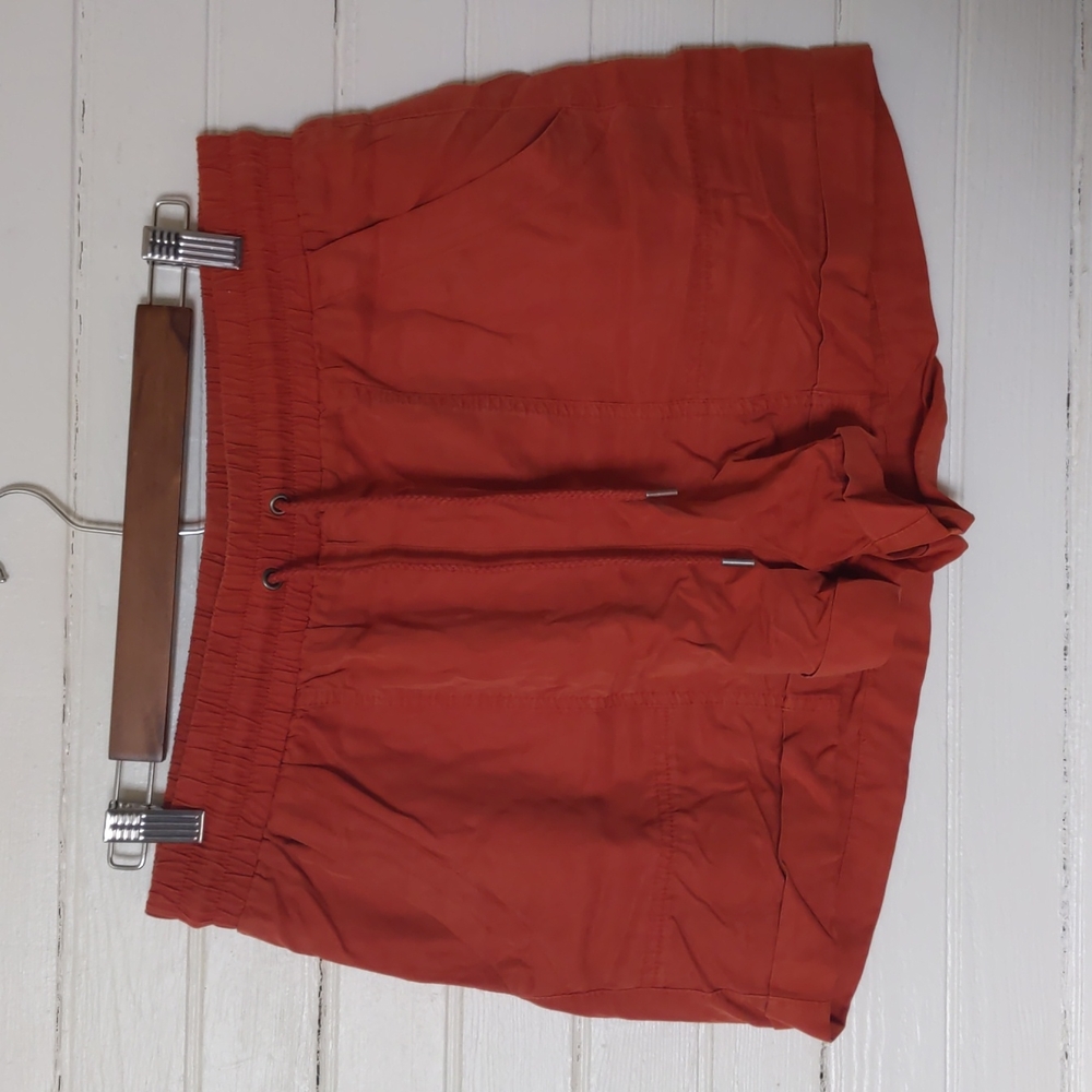 **SOLD** Universal thread burnt orange shorts size medium
